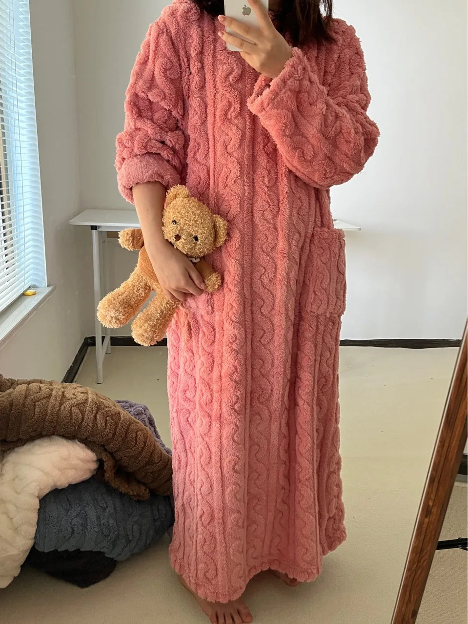 Women’s Coral Fleece Bathrobe – Thick & Warm Winter Robe Loungewear