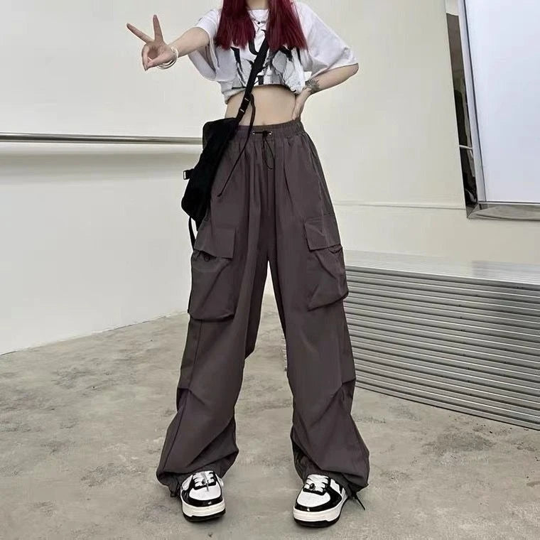 High-Waist Retro Cargo Pants 🖤✨