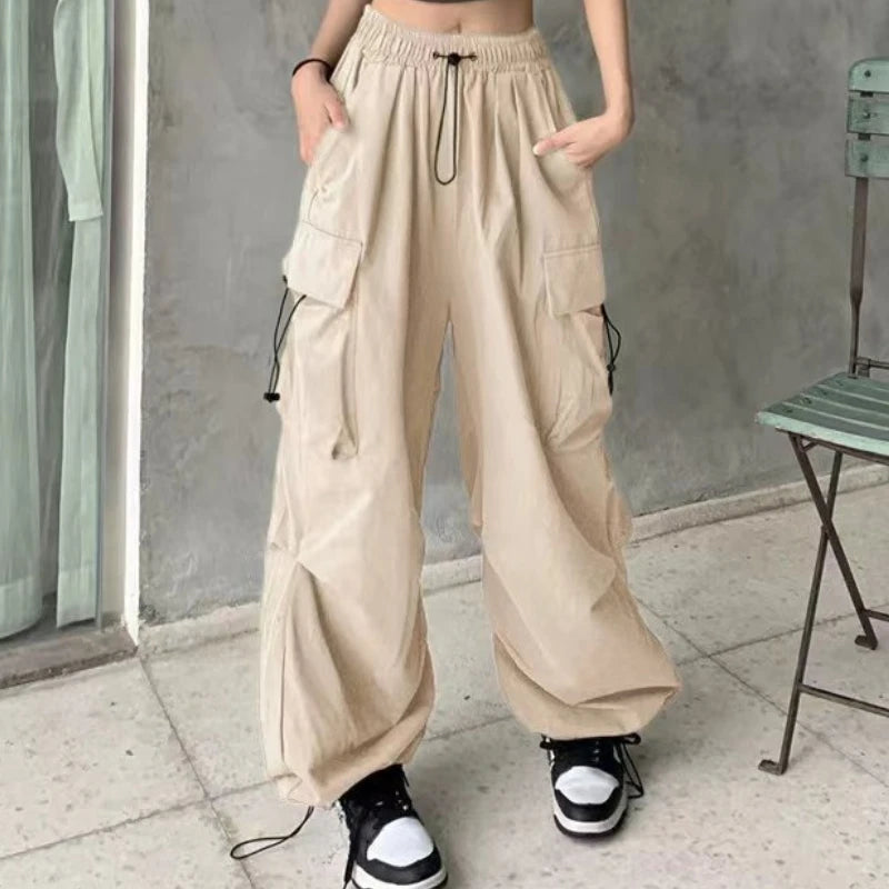 High-Waist Retro Cargo Pants 🖤✨