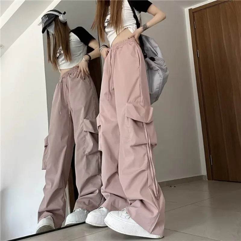 High-Waist Retro Cargo Pants 🖤✨