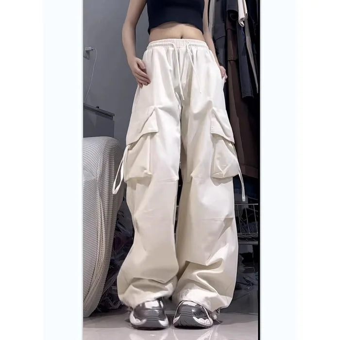 High-Waist Retro Cargo Pants 🖤✨